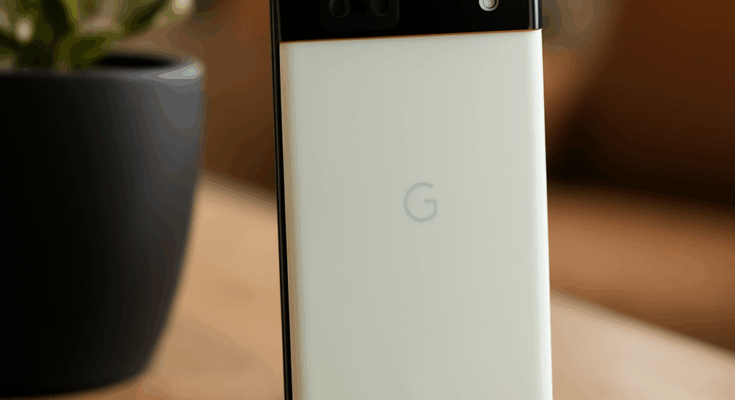 Google Pixel 9a Mittelklasse-Smartphone mit 6,1 Zoll OLED-Display, Dual-Kamera, Tensor G2 Prozessor und IP67-Schutz, präsentiert auf weißem Hintergrund.