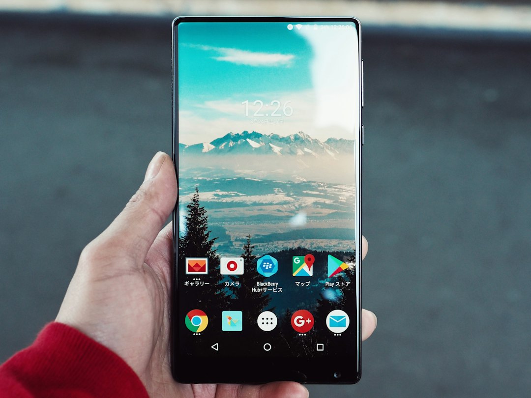 Android-Smartphone als Symbol für App-Verifizierung und Sideloading