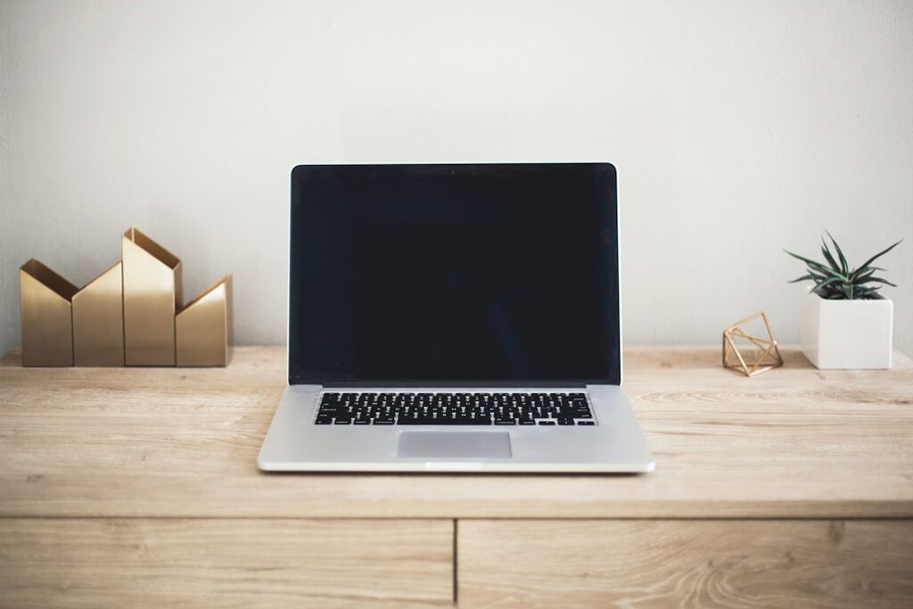 Laptop als Symbol für Googlebook und integrierte Gemini-Funktionen