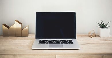 Laptop als Symbol für Googlebook und integrierte Gemini-Funktionen