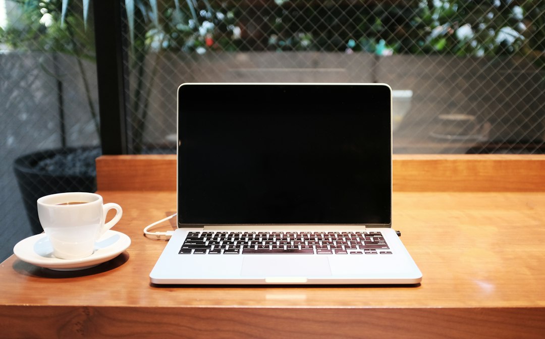 Googlebook mit Magic Pointer als Bild zur neuen Laptop-Plattform