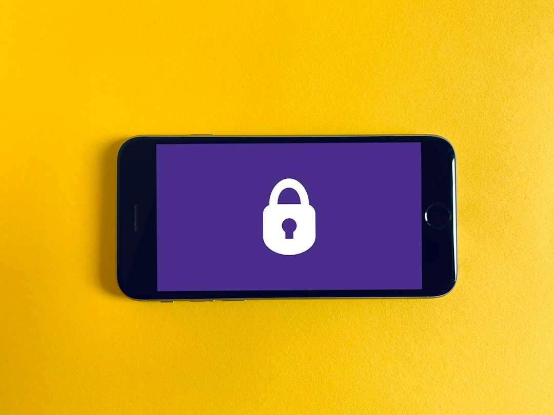 Smartphone als Symbolbild für Zugangsdaten und Passwortverwaltung