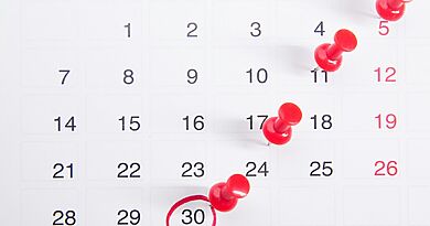 Kalender als Symbolbild für fehlende Feiertage 2027 in Outlook