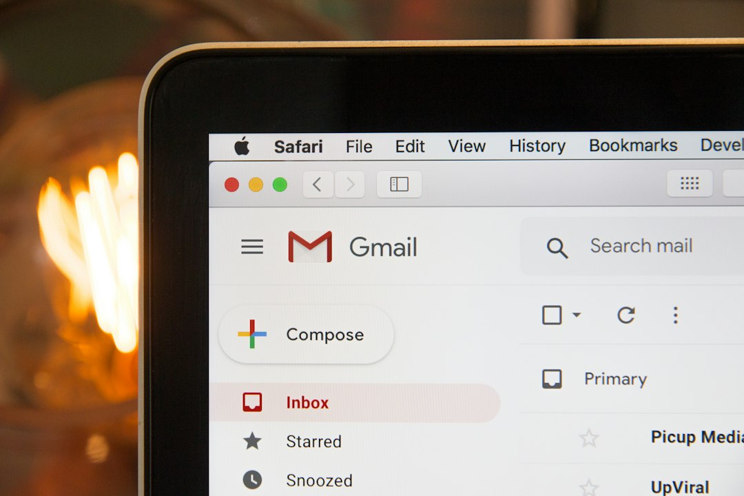 Laptop als Symbolbild für Webmail und E-Mail-Sicherheit