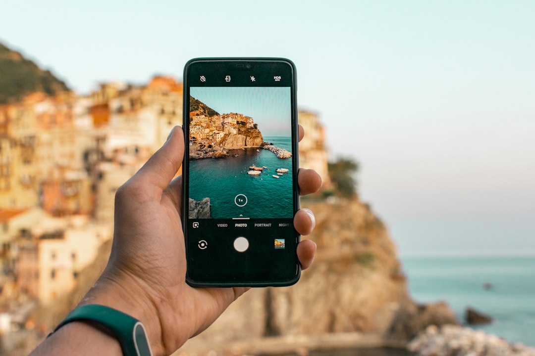 Smartphone-Kamera als Symbolbild für die Samsung Galerie