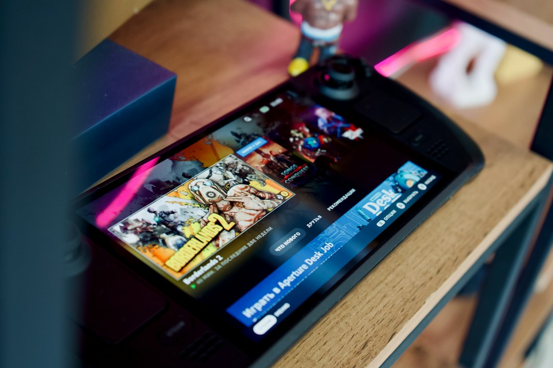 Mobiles Gaminggerät auf einem Tisch
