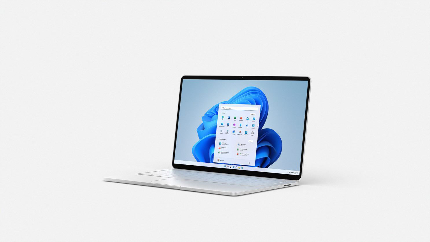 Laptop mit geöffnetem Windows-11-Startmenü