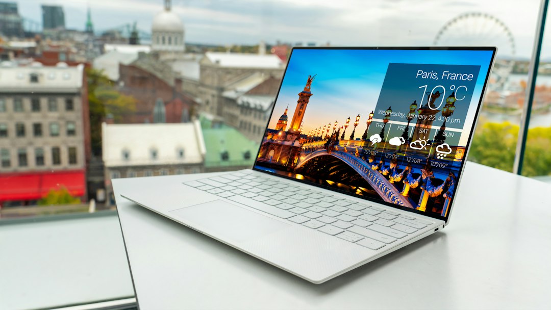 Laptop als Symbol für lokale KI auf Windows-PCs