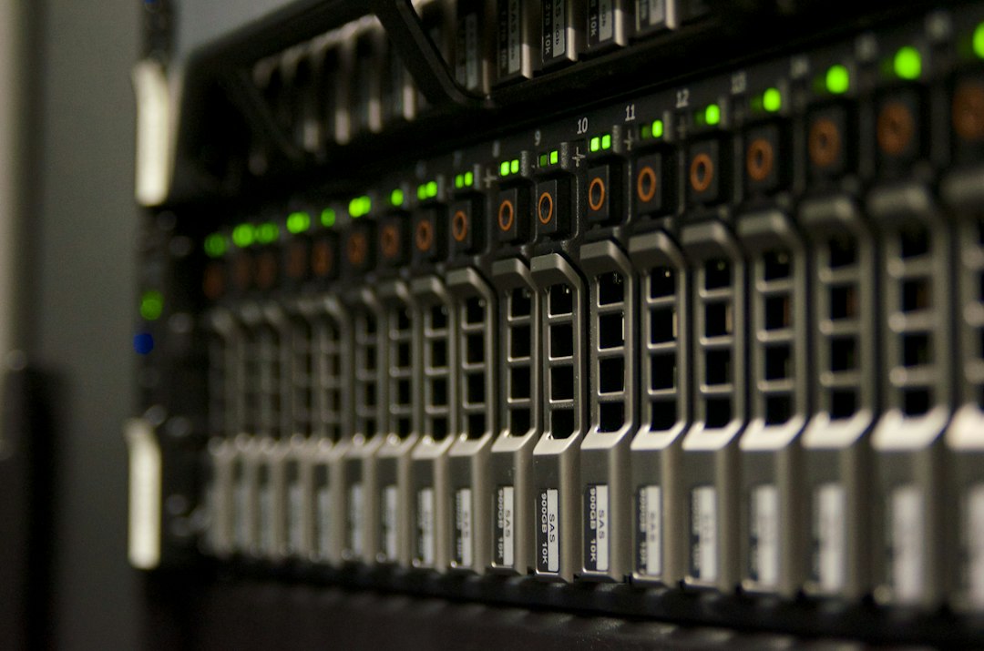 Serverrack mit Statusleuchten als Symbol für Windows Server